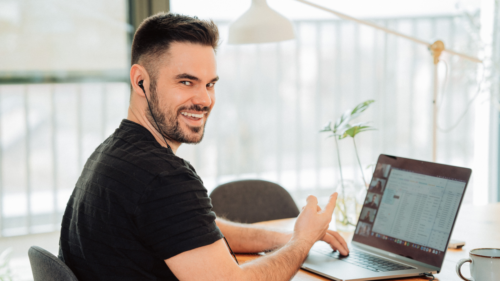 Richtig-Essen-und-Trinken-im-Home-Office