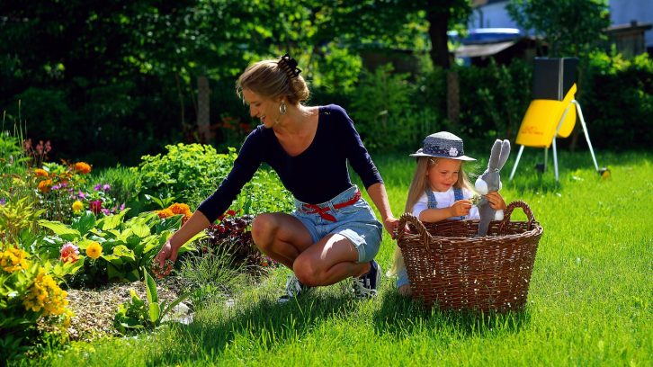 Menschen Personen Mutter und Kinder auï¬en Menschen Personen Mutter und Kinder auï¬en