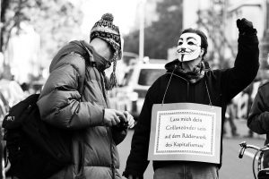 Demonstrant mit Guy Fawkes-Maske Neue Demonstrations-Kultur ## © Stefan Ostler##