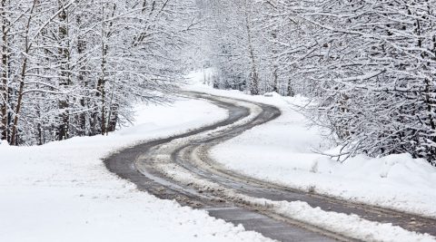 Salz oder Splitt streuen?