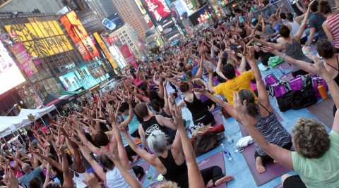 Yoga am Time Square