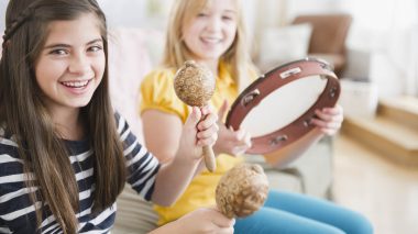 Kinder haben Spaß an der Musik