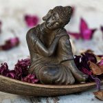 Ein Meditationszentrum besuchen
