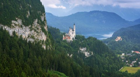 Schloss Neuschwanstein ist eine von den schönsten Burgen in Deutschland