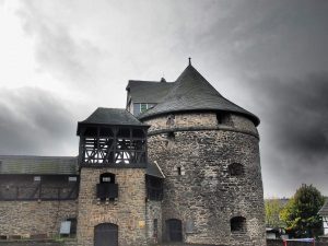 Das Schloss mit dem Namen Burg