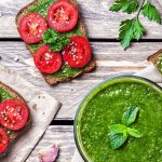 Brot mit Tomaten