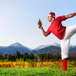Inder macht Detox Yoga nach Weihnachten