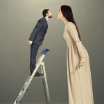 Große Frau & kleiner Mann