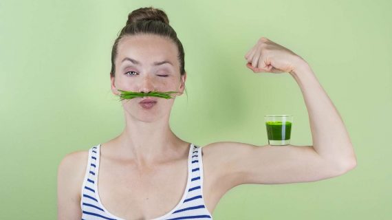 Superfoods wie Weizengras für Frauen