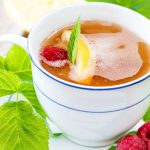 Himbeerblättertee ist gesund in den Wechseljahren und in der Schwangerschaft