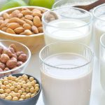 Vegane Milch aus Nüssen oder Reis