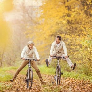 Fit bleiben: Senioren fahren Rad