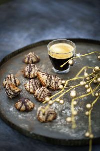 Milchkaffee Makronen