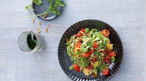 Kochen mit Algen: Grüne Chlorella Nudeln