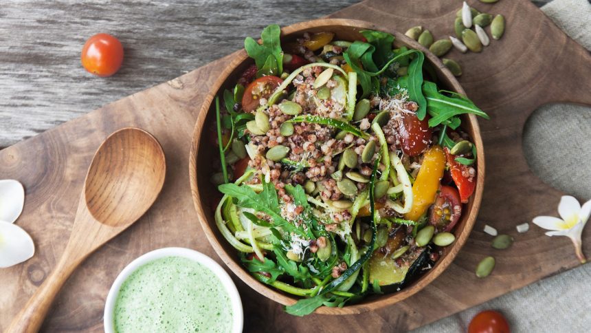 Quinoa Salat mit Rucola