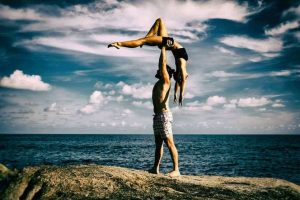 AcroYoga am Meer