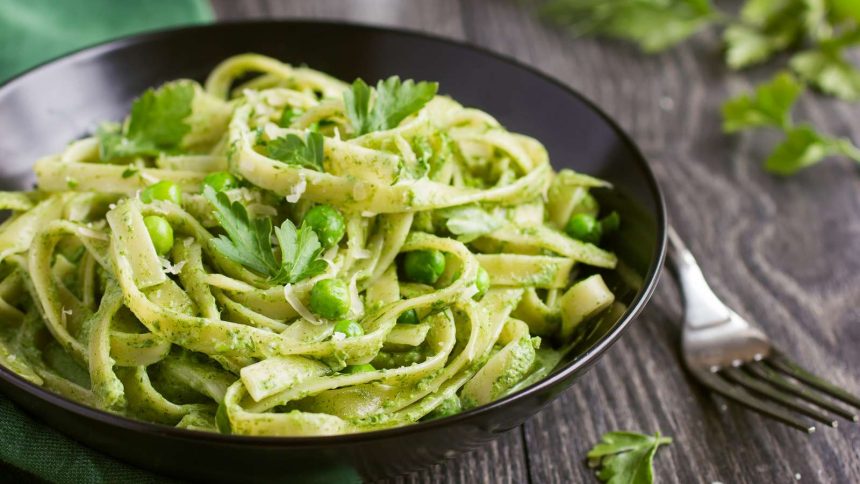 Frühjahrs Rezepte: Pasta mit Spinatpesto