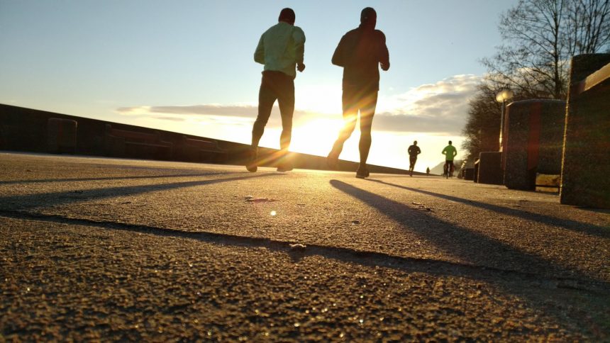 Jogger im Sonnenschein